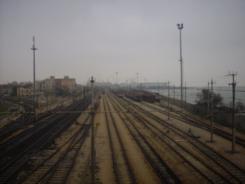 Vista ferrovia da passaggio ferroviario